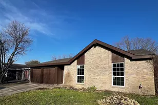 2505 Clearwood Dr, Arlington, TX 76014 - Photo 3