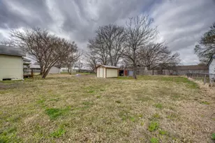 308 N Bois D Arc St, Savoy, TX 75479 - Photo 11