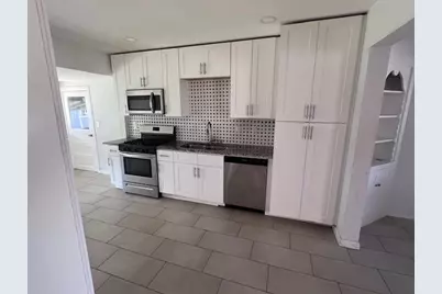 413 N 10th Street, Sanger, TX 76266 - Photo 9