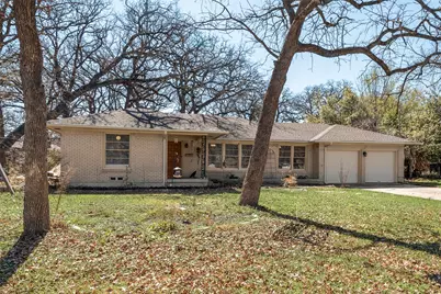 1610 Laurelwood Drive, Denton, TX 76209 - Photo 1