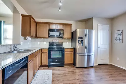 1606 Meadow Creek Drive, Princeton, TX 75407 - Photo 13