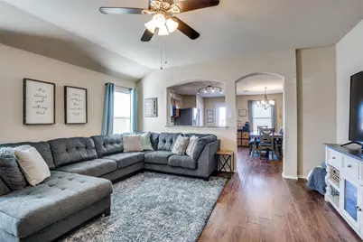 1606 Meadow Creek Drive, Princeton, TX 75407 - Photo 5