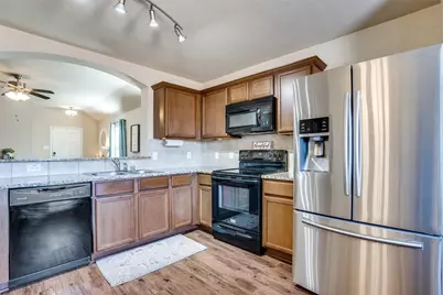 1606 Meadow Creek Drive, Princeton, TX 75407 - Photo 11