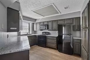 804 Custer St, Arlington, TX 76014 - Photo 3