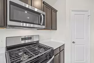 2431 S Montgomery St, Sherman, TX 75090 - Photo 9