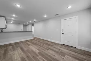 522 E 5th St, Bonham, TX 75418 - Photo 9