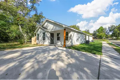 522 E 5th Street #1, Bonham, TX 75418 - Photo 1