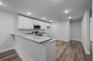 522 E 5th St, Bonham, TX 75418 - Photo 3