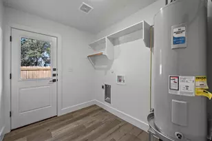 522 E 5th St, Bonham, TX 75418 - Photo 13