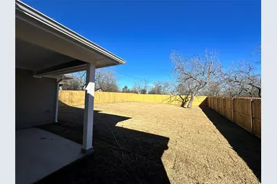 1989 W Bond Street, Denison, TX 75020 - Photo 17