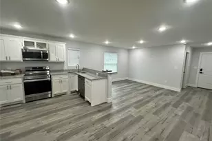 406 W 6th St, Bonham, TX 75418 - Photo 3