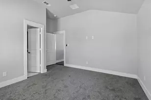 1905 Gordon St, Greenville, TX 75401 - Photo 9