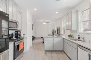 7028 Windmill St, Little Elm, TX 76227 - Photo 5