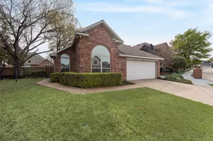 1220 Royal Crescent Dr, Bedford, TX 76021 - Photo 3