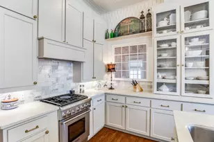 302 Featherston St, Cleburne, TX 76033 - Photo 17