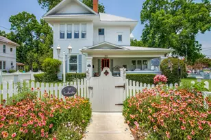 302 Featherston St, Cleburne, TX 76033 - Photo 1