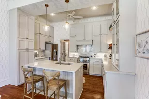 302 Featherston St, Cleburne, TX 76033 - Photo 15