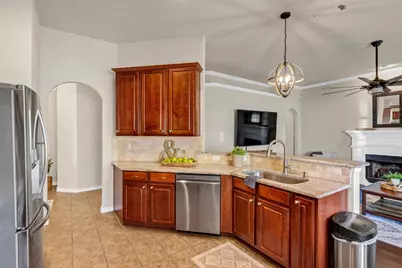 613 Creek Point Drive, Saginaw, TX 76179 - Photo 11