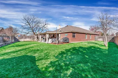 613 Creek Point Drive, Saginaw, TX 76179 - Photo 29