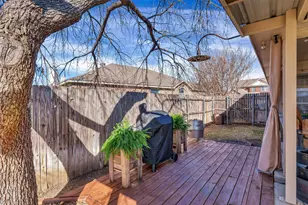 613 Creek Point Dr, Saginaw, TX 76179 - Photo 27