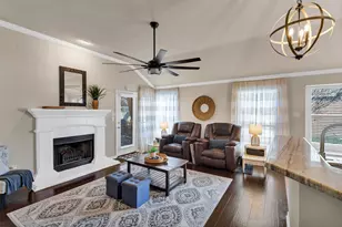 613 Creek Point Dr, Saginaw, TX 76179 - Photo 7