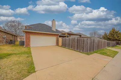 305 Village Drive, Red Oak, TX 75154 - Photo 9