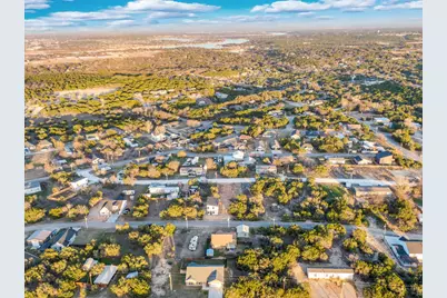 2224 Woodcrest Trail, Granbury, TX 76048 - Photo 3