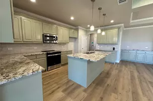 1900 W Westhill Dr, Cleburne, TX 76033 - Photo 11