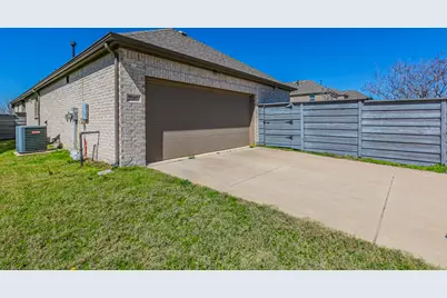 7217 Willow Thorne Drive, Little Elm, TX 76227 - Photo 17