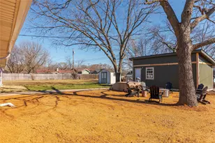 223 Garver Ave, Van Alstyne, TX 75495 - Photo 17