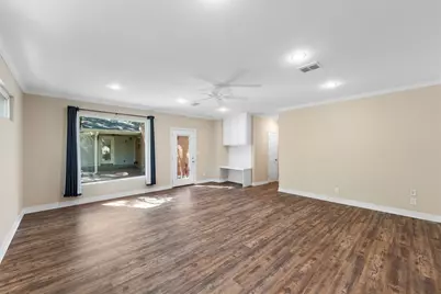 319 Sharron Drive, Woodway, TX 76712 - Photo 25