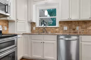 319 Sharron Dr, Woodway, TX 76712 - Photo 9