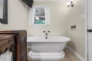 319 Sharron Dr, Woodway, TX 76712 - Photo 17