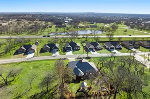 634 Half Moon Way, Runaway Bay, TX 76426 - Photo 3