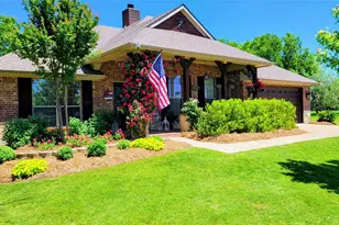 634 Half Moon Way, Runaway Bay, TX 76426 - Photo 3