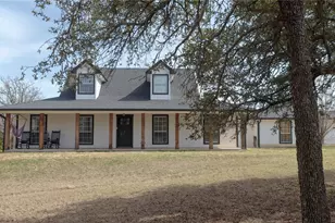 725 Hunter Trail, Bridgeport, TX 76426 - Photo 3