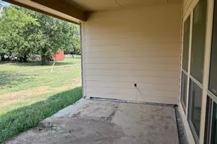 1201 Anthony St, Gainesville, TX 76240 - Photo 17