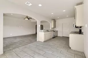 2923 E Pepperidge Dr, Lancaster, TX 75134 - Photo 9