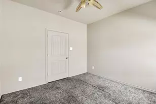 2923 E Pepperidge Dr, Lancaster, TX 75134 - Photo 17