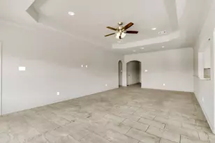 2923 E Pepperidge Dr, Lancaster, TX 75134 - Photo 5