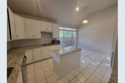 119 Saint James Road, Irving, TX 75063 - Photo 7