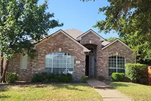 119 St James Rd, Irving, TX 75063 - Photo 1