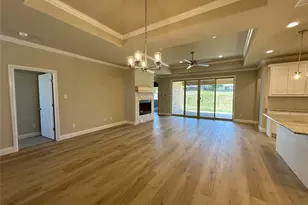 2005 Belle Lagos Ln, Cleburne, TX 76033 - Photo 5