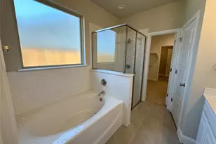 2005 Belle Lagos Ln, Cleburne, TX 76033 - Photo 11