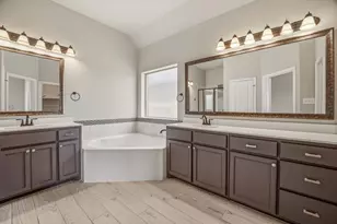 1038 Mickelson Dr, Granbury, TX 76048 - Photo 27