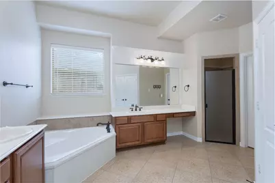 4802 Snowdrop Drive, Garland, TX 75043 - Photo 11