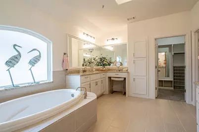 2039 Spieth Street, Granbury, TX 76048 - Photo 27