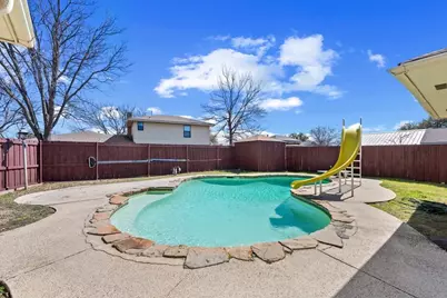 910 Bradfield Drive, Garland, TX 75042 - Photo 31