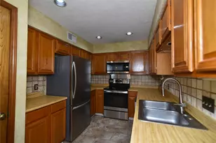 100 Morrow Dr, Bedford, TX 76021 - Photo 31