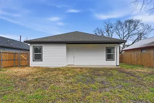 813 Oneal St, Greenville, TX 75401 - Photo 17